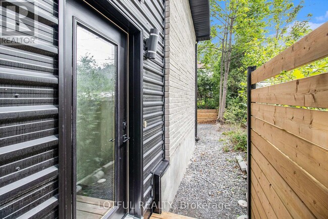 Building Photo - 411 Leighton Terrace