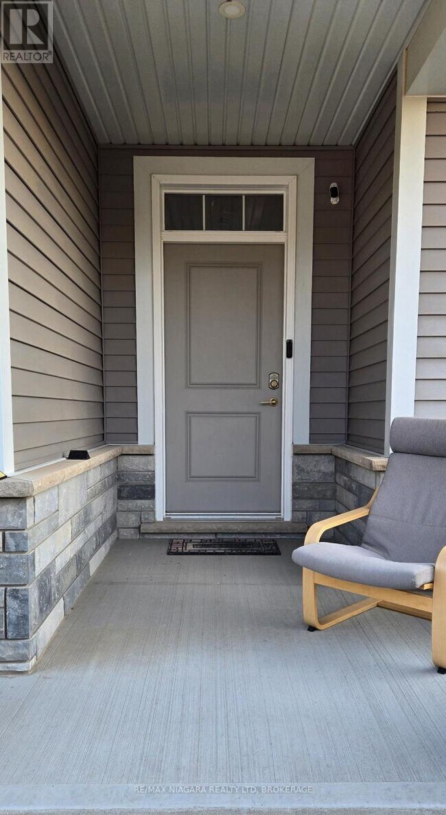 Photo du bâtiment - 8 Hopkins St