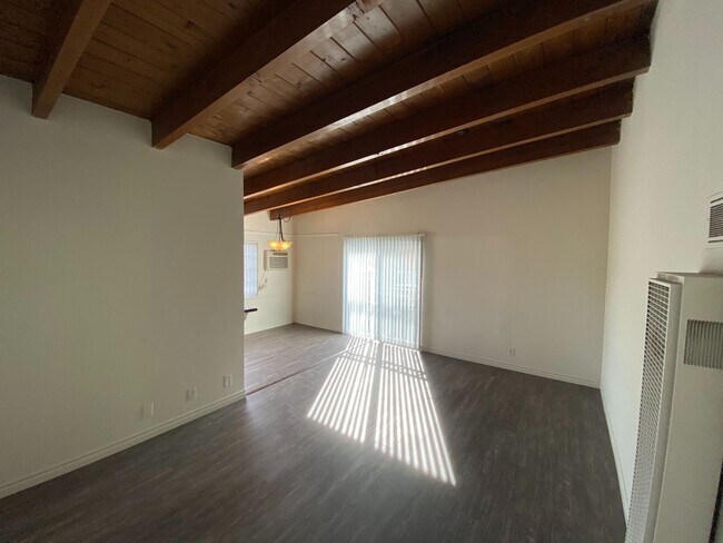 Foto del edificio - 3728 S Bentley Ave