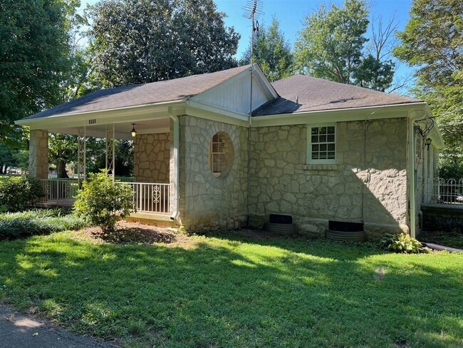 Building Photo - 1573 Three Springs Rd