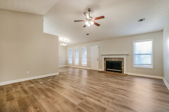 Building Photo - 5815 Mistyview Dr