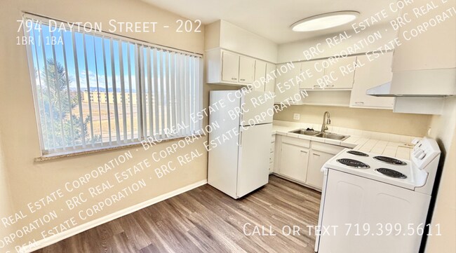 Building Photo - 794 Dayton St