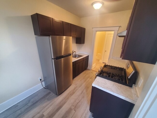 Photo - 415 County St Apartment