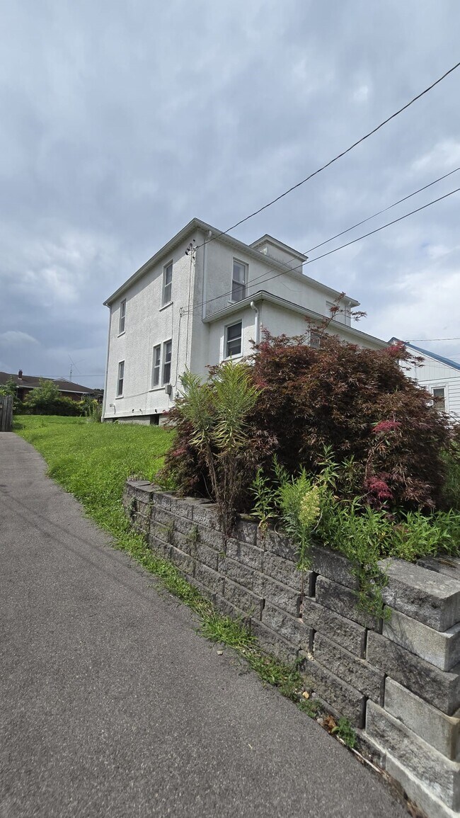 Foto del edificio - 609 Oak Hill Ave