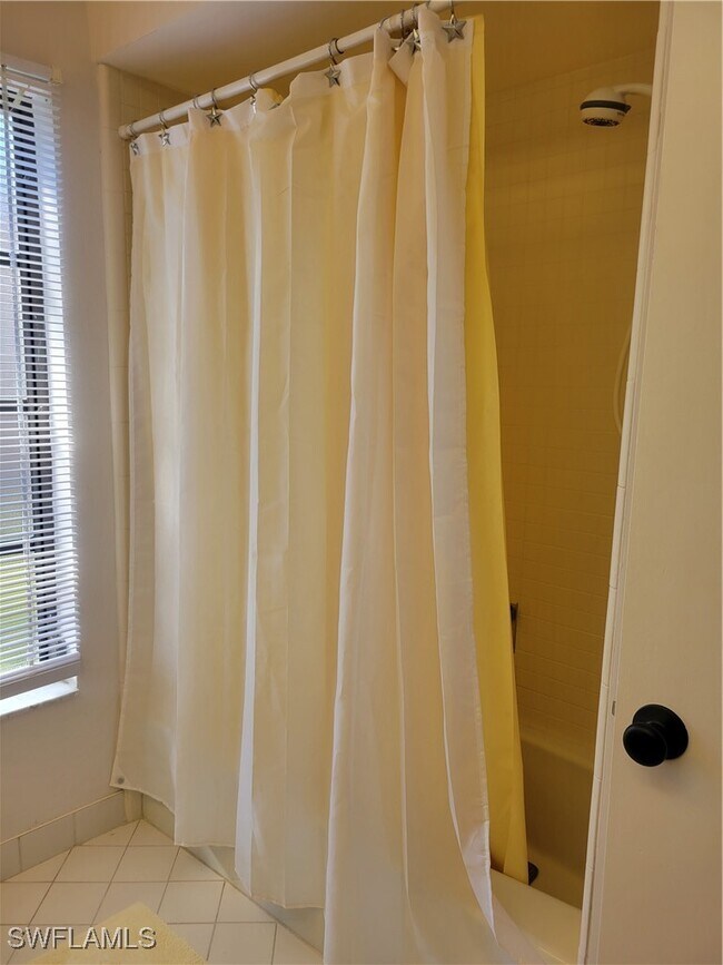 Foto del edificio - 735 High Pines Dr