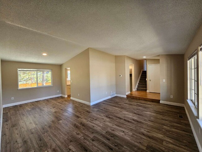 Photo - 180 Prairie Ridge Rd House