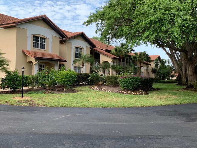 Foto del edificio - 9860 Costa Mesa Ln