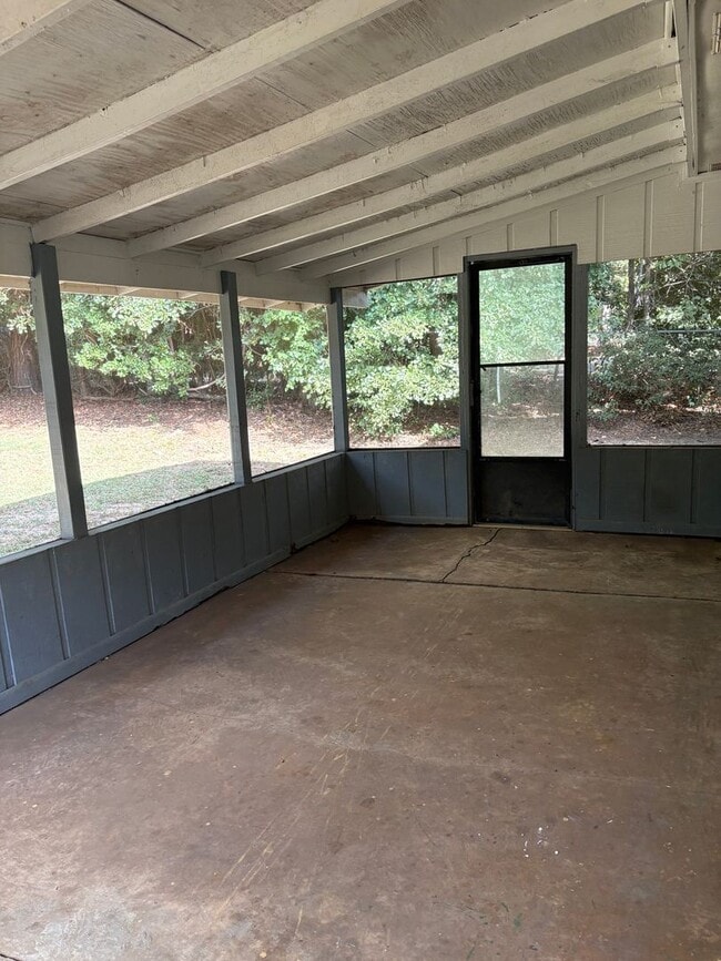 Building Photo - Eastgate Home