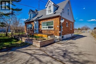 Building Photo - 243-248 ON-8