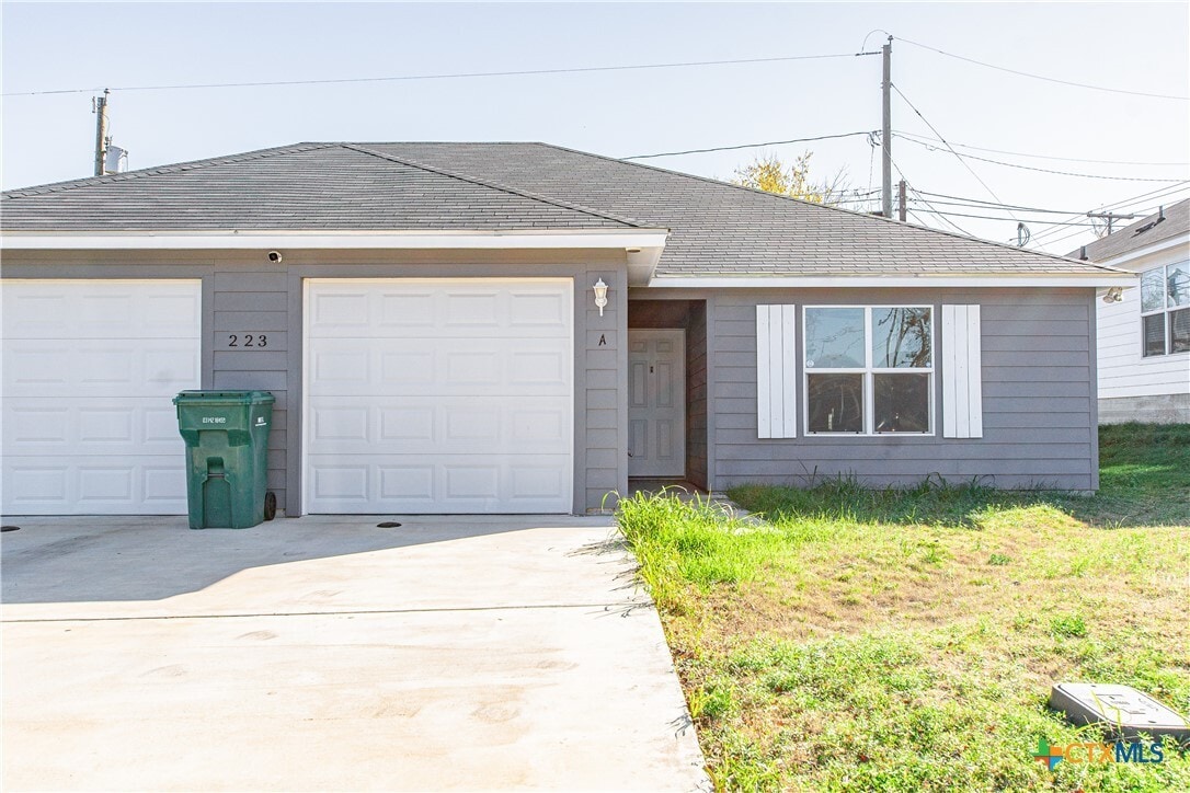 Primary Photo - 223 N Mary Jo Dr