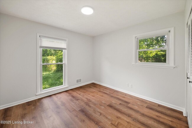 Foto del edificio - 2702 Ballad Blvd