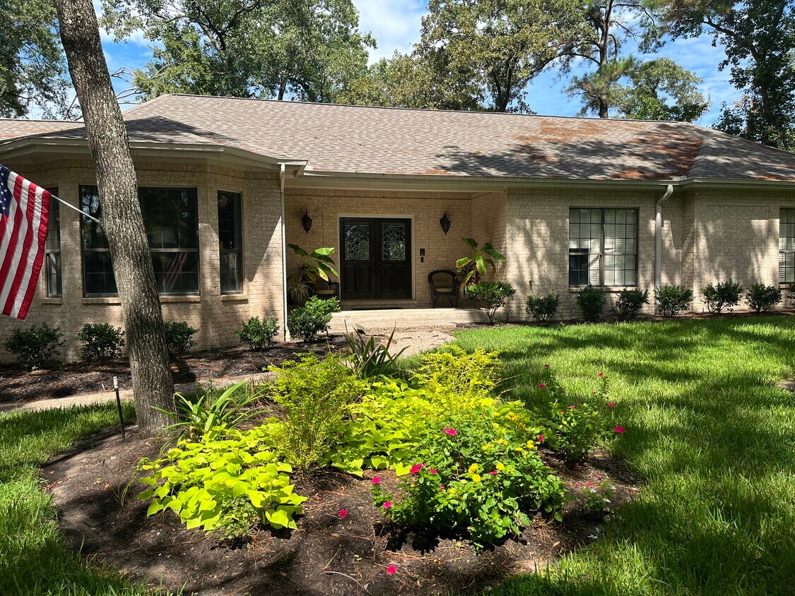 41 Yaupon Ct, Conroe, TX 77304 House for Rent in Conroe, TX