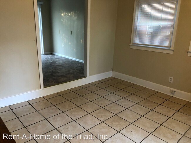 Building Photo - 3 br, 1 bath House - 2803 Holmes Rd