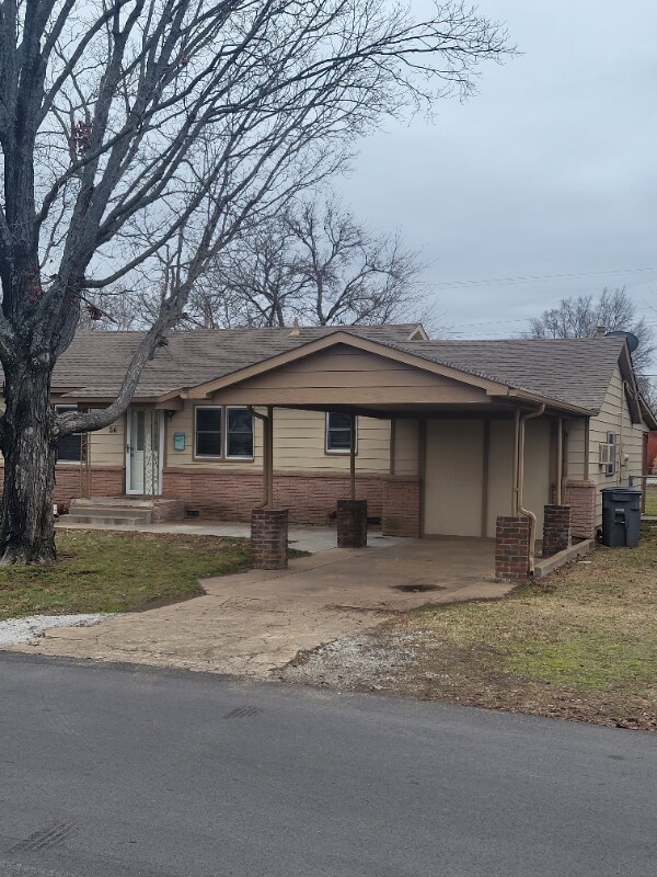 Primary Photo - 26 W Bixby St