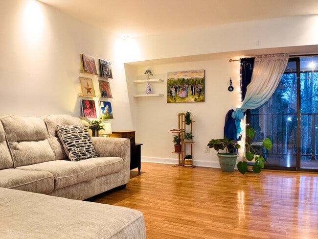 Building Photo - 2231 Castle Rock Square