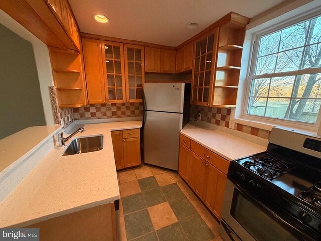 Building Photo - 3765 Mark Dr