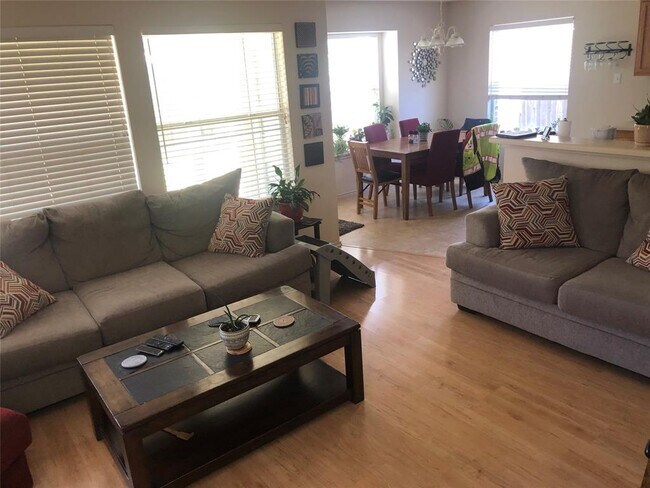 Foto del edificio - 2208 Billy Mills Ln