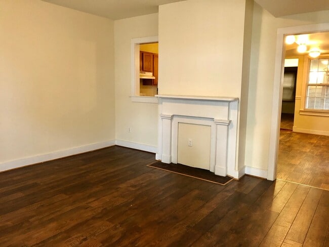 Building Photo - Three-Bedroom Duplex in Downtown Richmond