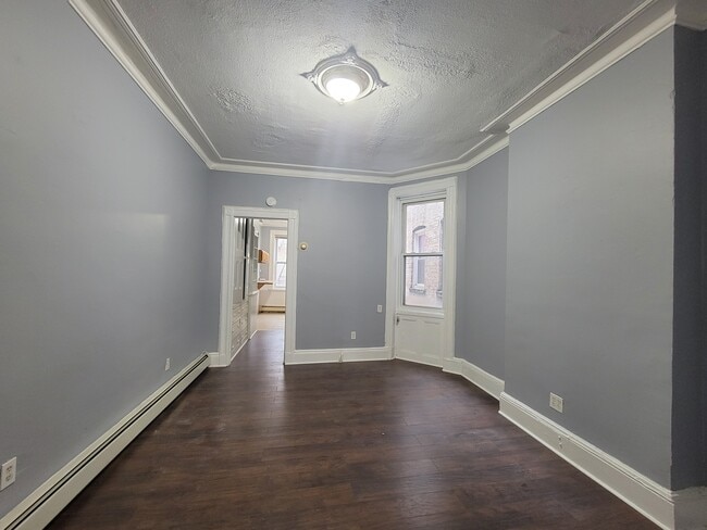 Building Photo - 312 28th St