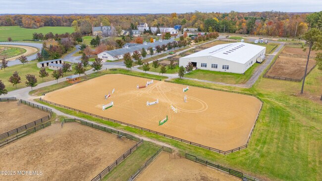 Foto del edificio - 52 Hill Rd