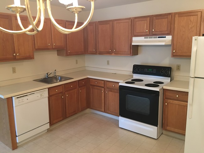 Kitchen - Woodcrest East