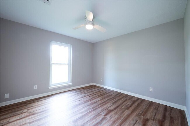 Foto del edificio - 12195 Anderson Rd