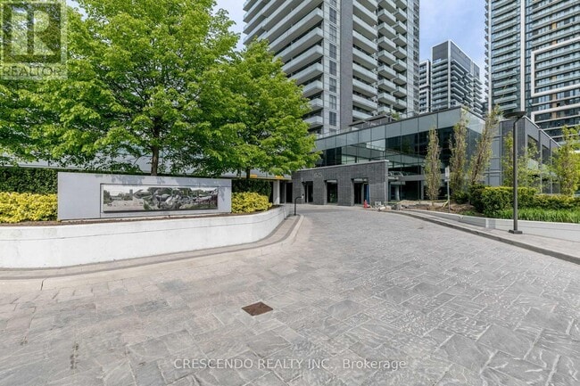 Building Photo - 65-665 Oneida Crescent