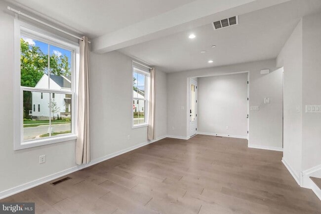 Building Photo - 315 Gilman St