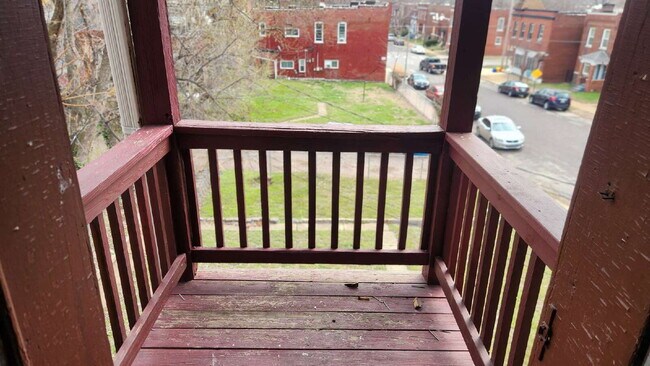 Foto del edificio - "Charming 1-Bed Oasis in Vibrant St. Louis - Your Urban Retreat Awaits!"