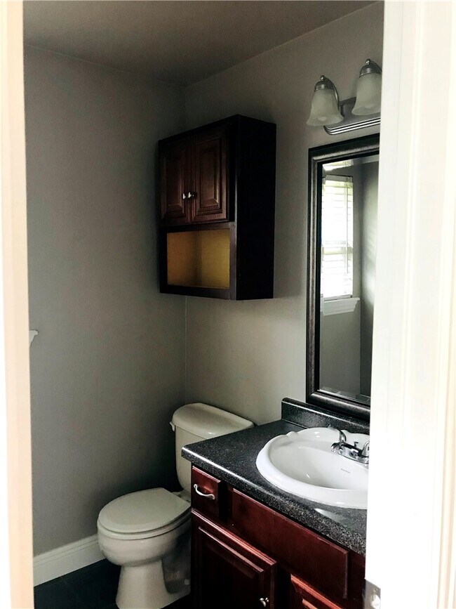 Foto del edificio - 1652 W Cedar St