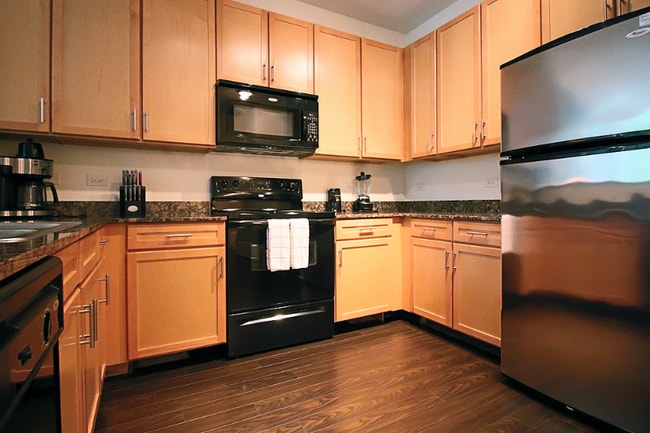 Photo - 894 S Clark St Apartment