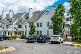 Building Photo - 527 Brickhouse Rd