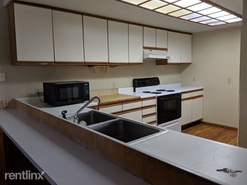 Primary Photo - 3 br, 2.5 bath Apartment - 295 S Hoyt St
