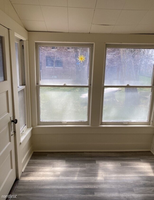 Building Photo - 3 br, 1 bath Duplex - 109 Saint Louis Stre...