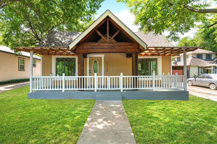 Photo - 2730 Gladstone Drive Unit