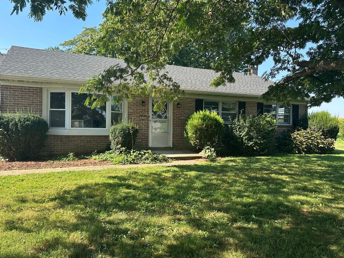 Foto principal - 3 Bedroom Ranch Home in Lampeter Strasburg...