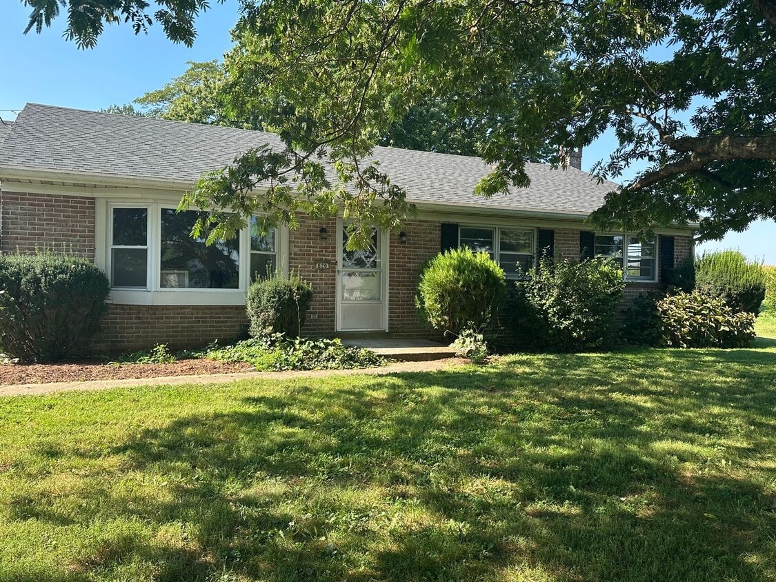 Primary Photo - 3 Bedroom Ranch Home in Lampeter Strasburg...