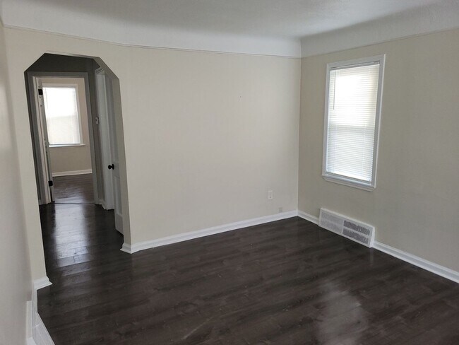 Foto del edificio - Renovated 3-Bedroom Home – We Welcome Sect...