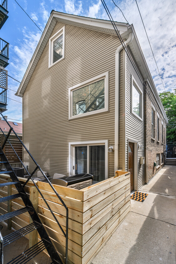 Foto principal - 2029 N Damen Ave