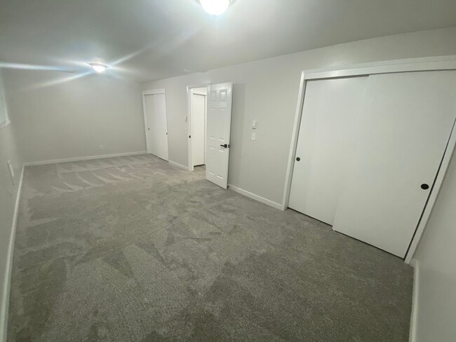 Foto del edificio - Modern 3 Bedroom 1 bathroom home in Prime ...