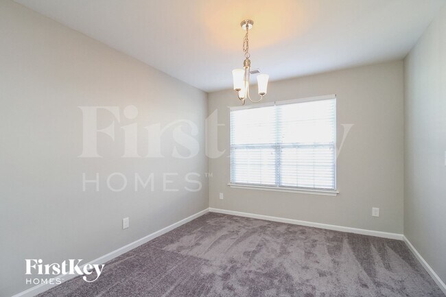 Building Photo - 5369 Northridge Dr