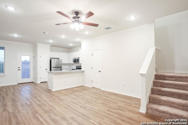 Building Photo - 10339 Lynwood Crk