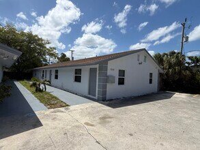 Building Photo - 1309 NW 2nd Ave
