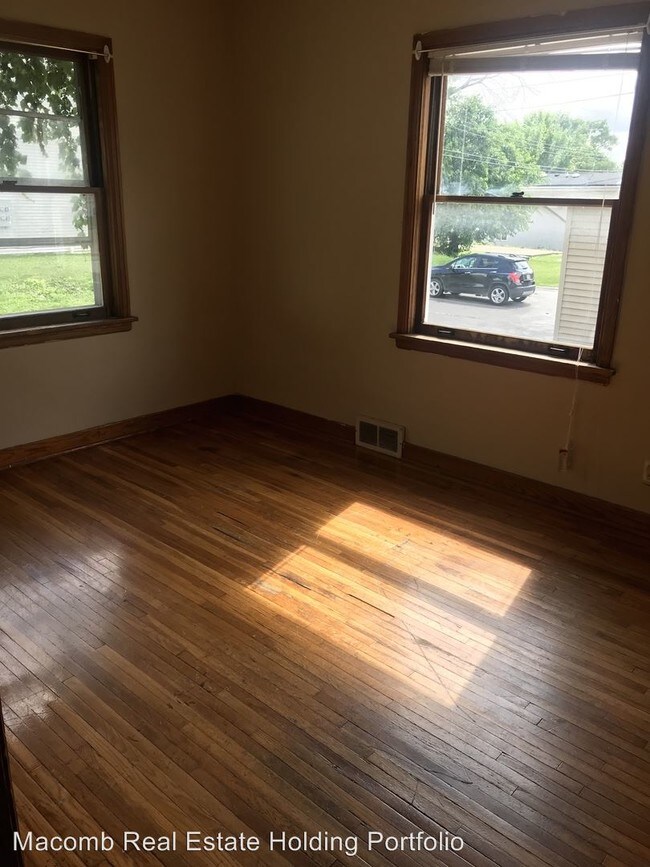 323 W Adams Rd, IL 61455 Apartment for Rent in IL