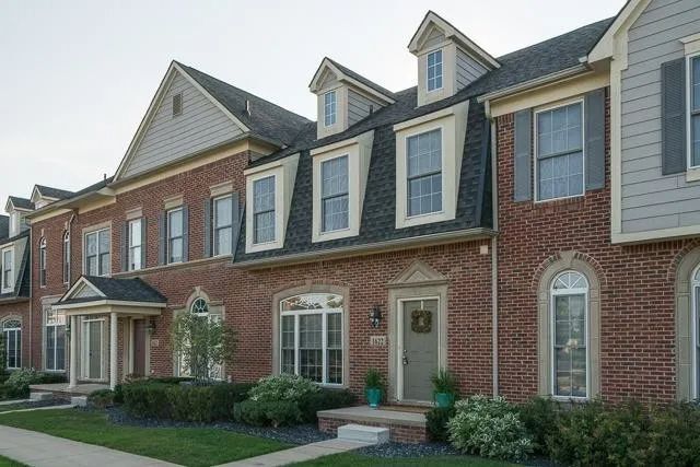 Foto del edificio - 1622 Commodore Cir