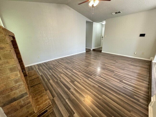 Foto del edificio - House for Rent in Killeen