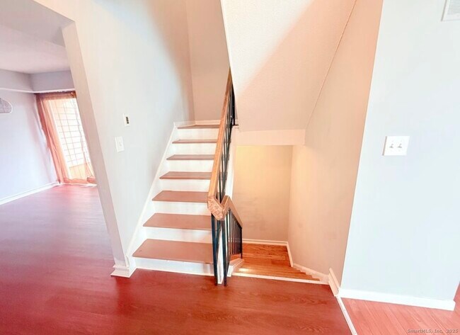 Foto del edificio - 433 Thoreau Rd