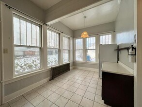 Building Photo - 605 W 3rd St