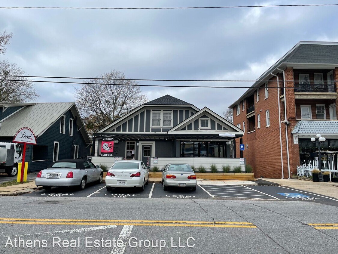 Foto principal - 1676 S Lumpkin St