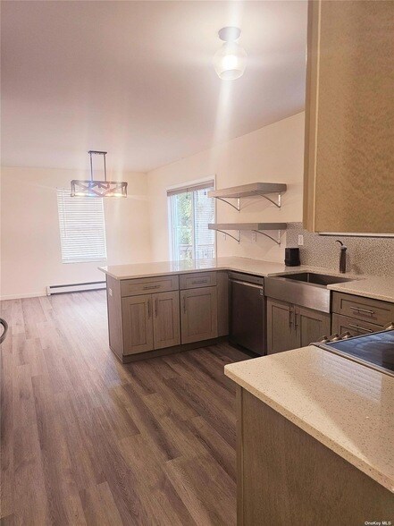 Building Photo - 95 Baybright Dr